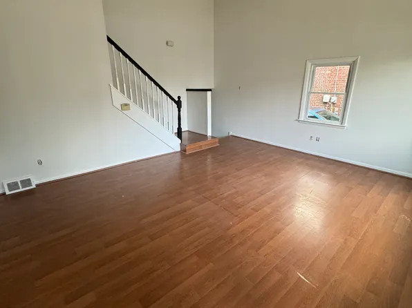 1547 Market St, Linwood, PA 19061