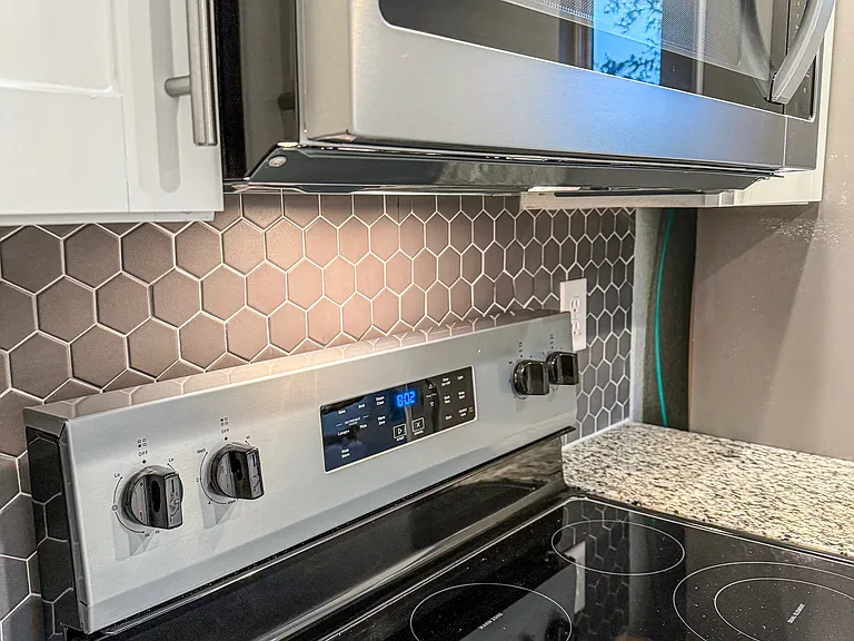 801 Grassy Knl #A — Photo 18