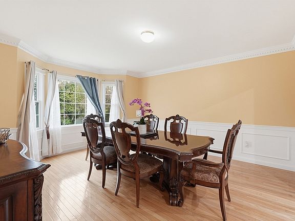 5th image of 22 Barrett St