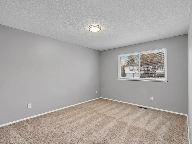 1149 Saratoga Dr — Photo 17