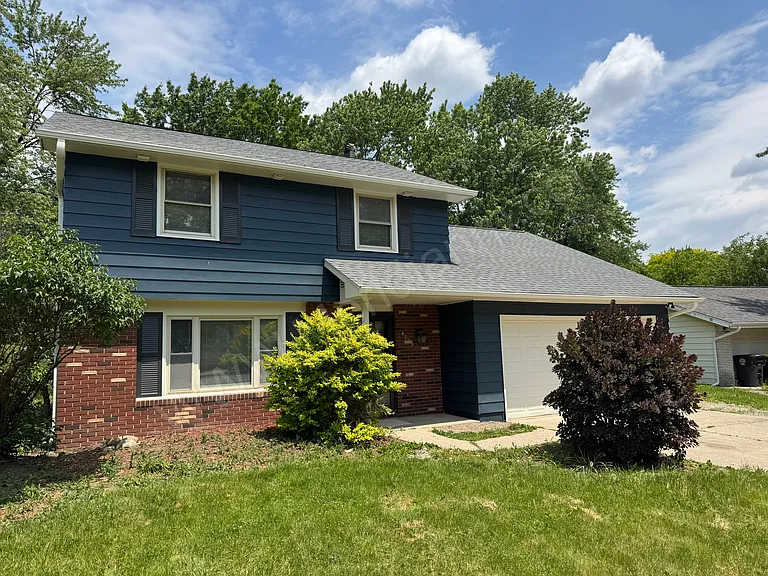 4725 Maple Terrace Pkwy — Photo 1