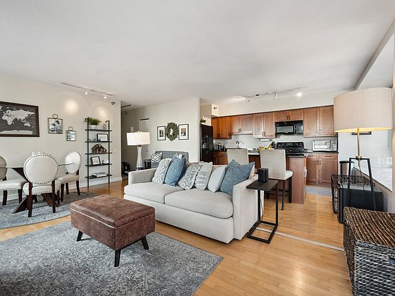 2nd image of 512 N McClurg Ct APT 1304