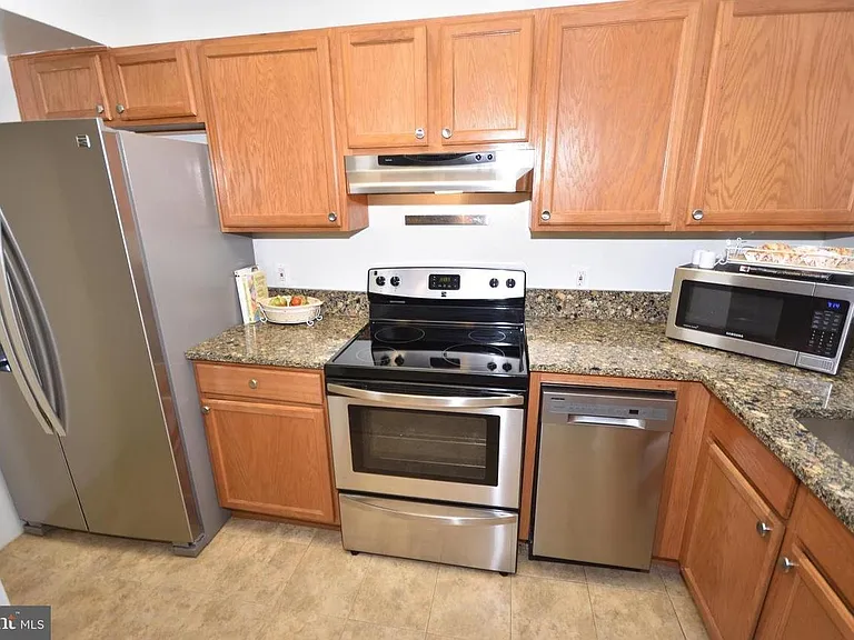 1458 Columbia Rd NW — Photo 12