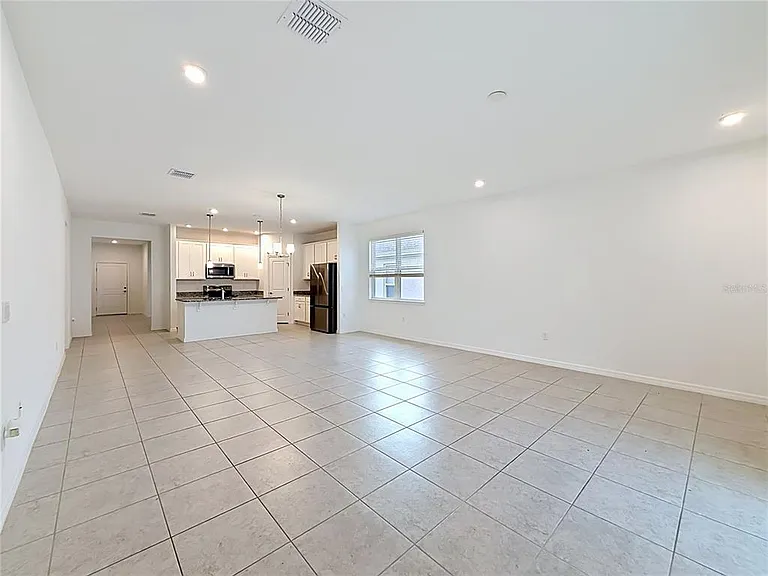 418 Quayside Ave — Photo 3
