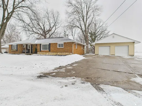 4525 N 4th St, Luna Pier, MI 48157