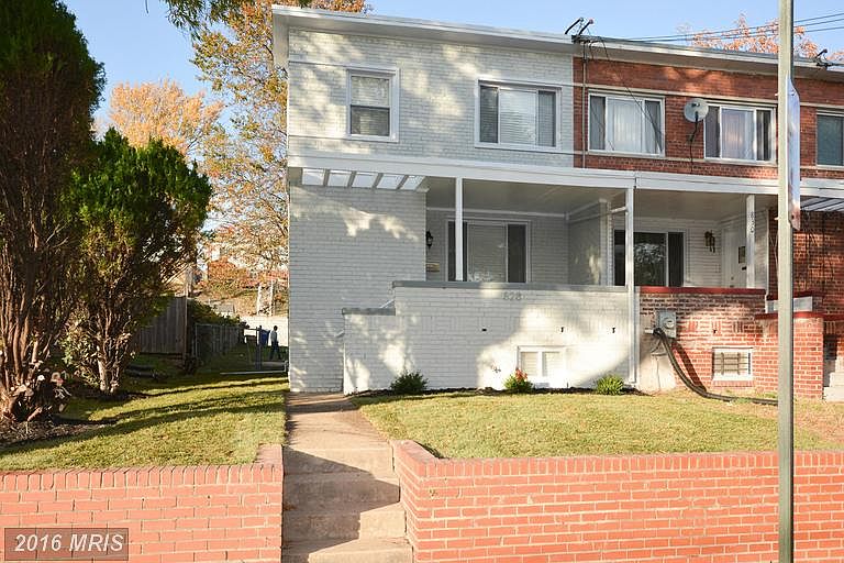 1st image of 828 Crittenden St NE