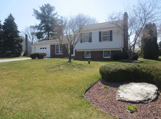 2456 Ellendale Dr, Lancaster, PA