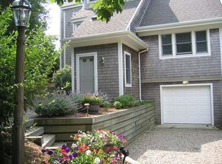 1 Oppen Ln, Provincetown, MA 02657