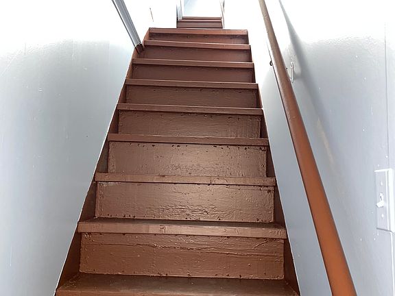 2nd image of 184 W Ridge St