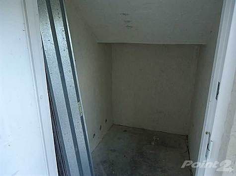 3rd image of 2600 SE 12th Pl Unit 102