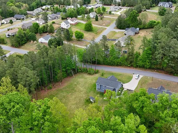 Thomas Cir, Farmville, VA 23901