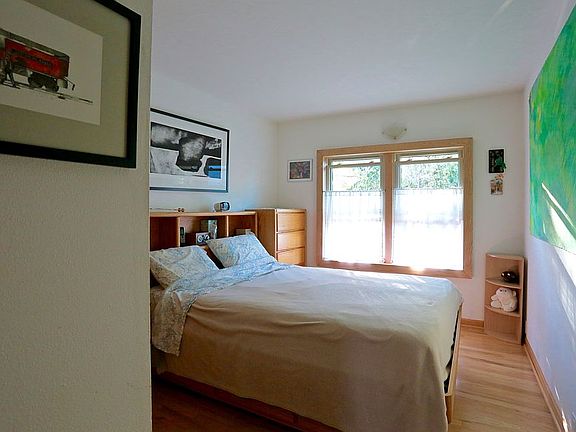 Center bedroom