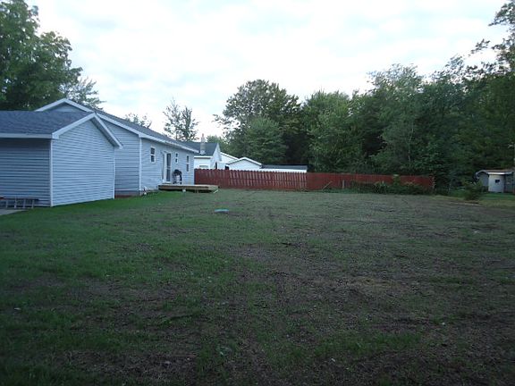 2nd image of 609 Brookfield Ln