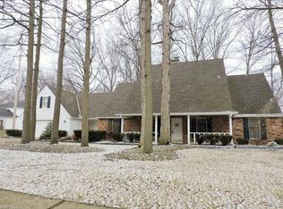 6800 Cliffside Dr, Vermilion, OH 44089