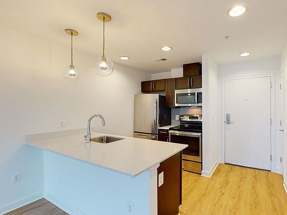 5th image of 1115 H St NE #303