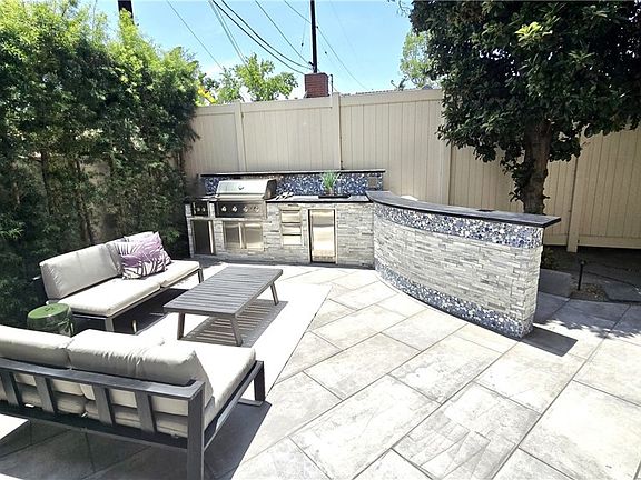 4th image of 533 Daniel Freeman Cir