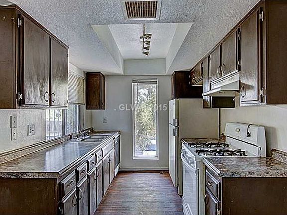 3rd image of 1405 Vegas Valley Dr APT 163