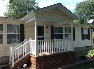 621 3rd St, Keyesport, IL 62253