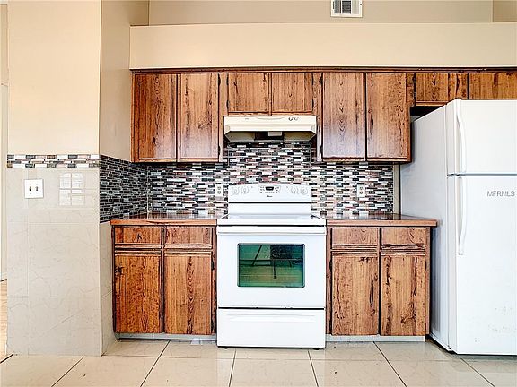 5th image of 2963 Burlington Dr