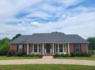 612 Kingston Dr, Clarksville, TN 37042