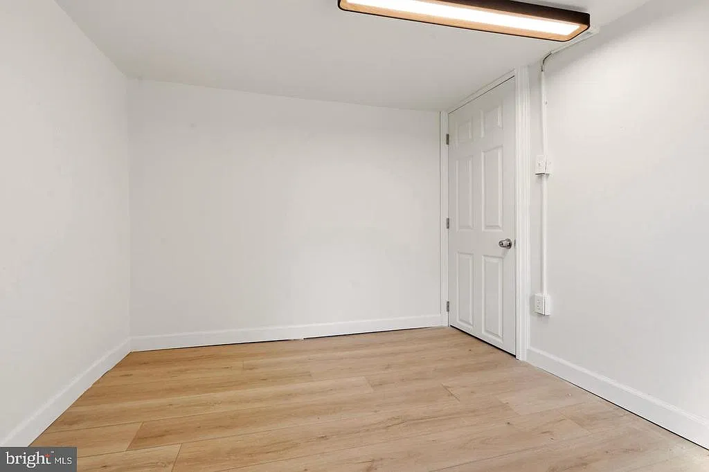 3 bed, 1.0 bath, 1250 sqft, $2,250 — Photo 4