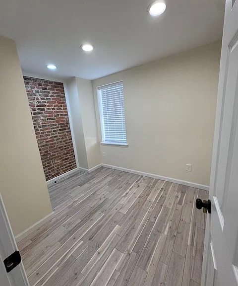 832 S Kenwood Ave — Photo 9