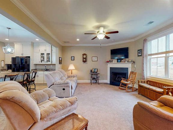 5th image of 205 Daffodil Ct
