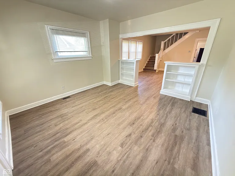 4040 N College Ave — Photo 10