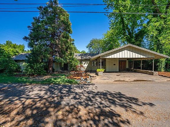 2nd image of 3011 Birch Way