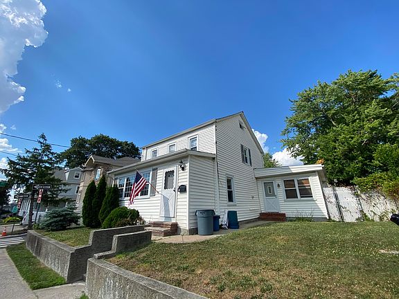 3rd image of 79 Bentley St