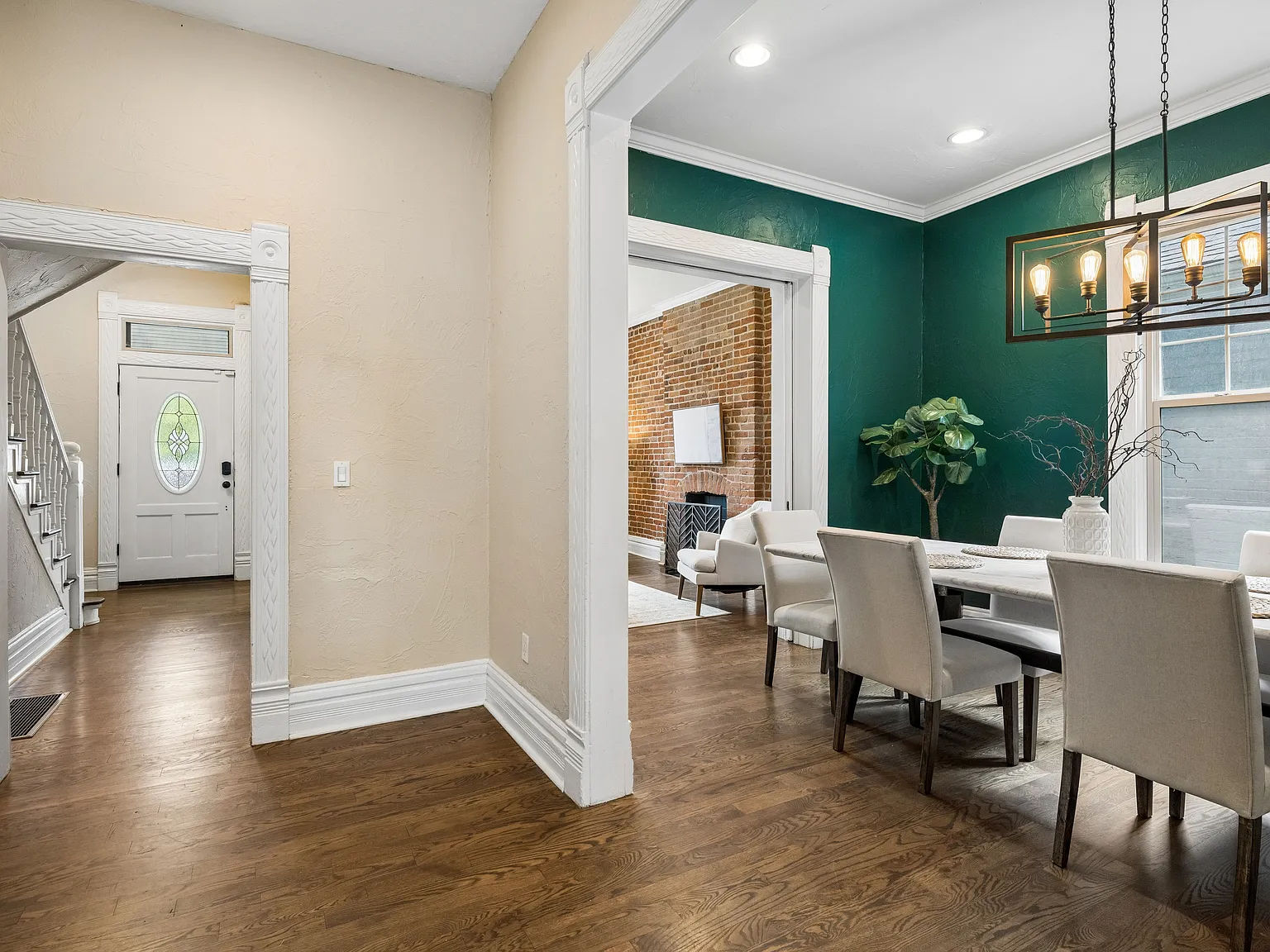 3 bed, 1851 sqft, $3,295 — Photo 4