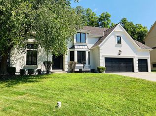 5907 Woodfield Ct, Parkville, MO 64152