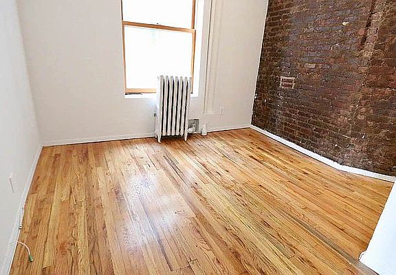 5th image of 171 W 4th St APT 10