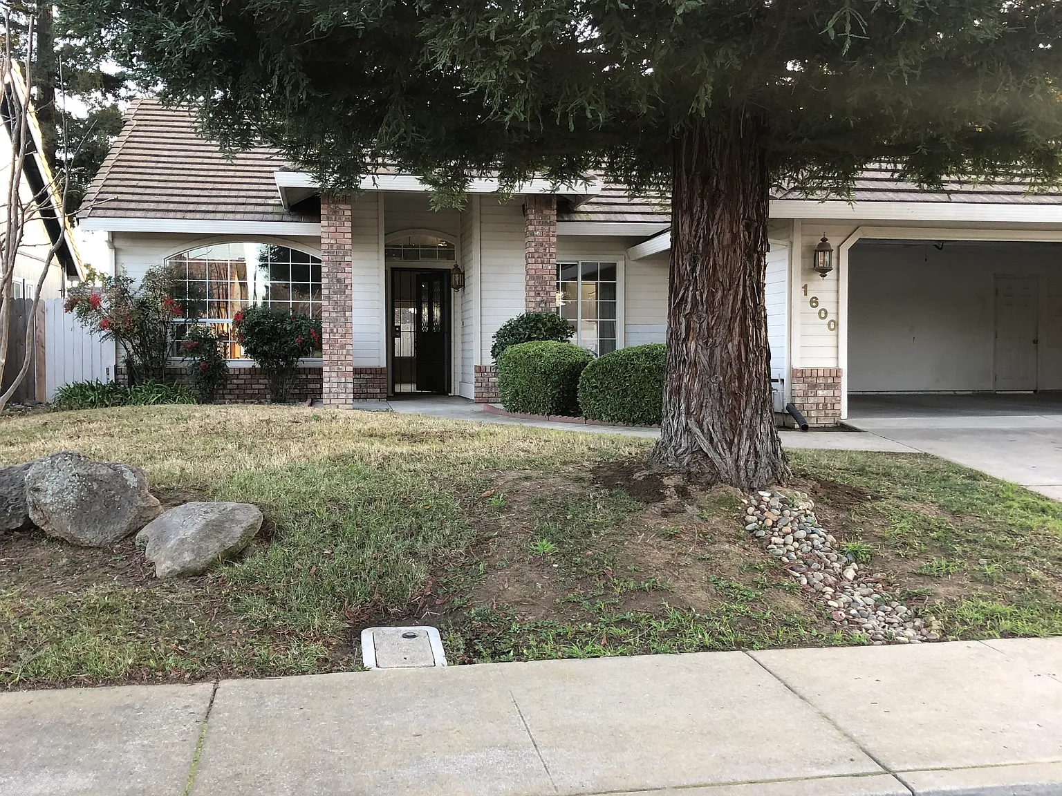 3 bed, 1740 sqft, $2,450 — Photo 1