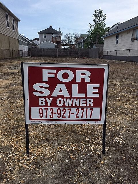 1st image of 123 Grant Ave