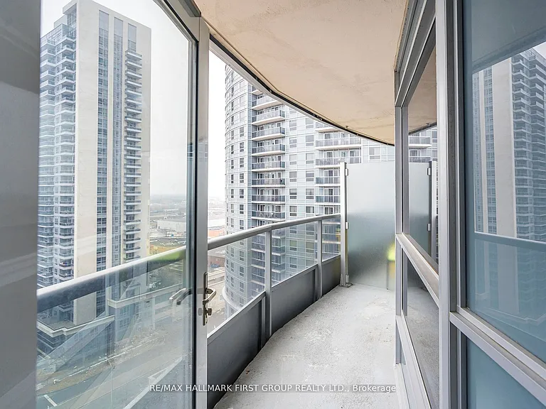 125 Village Green Sq #1409 — Photo 21
