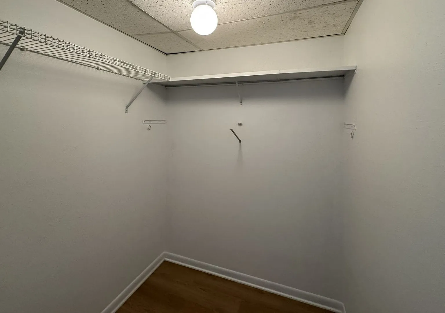 1007 - 1009 Parkway Drive — Photo 4