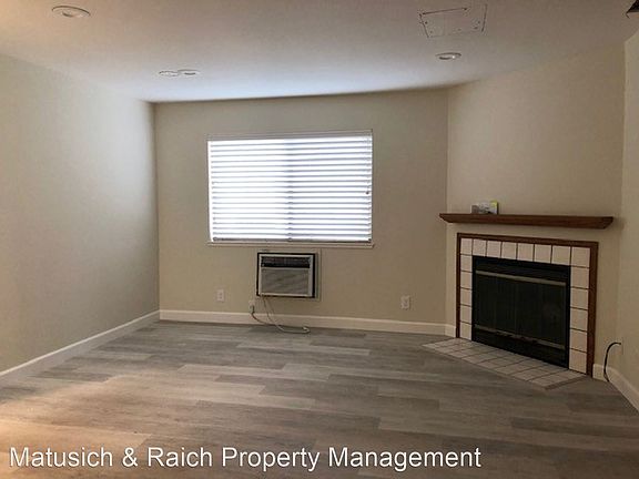 2nd image of 189 Sunwood Meadows Pl