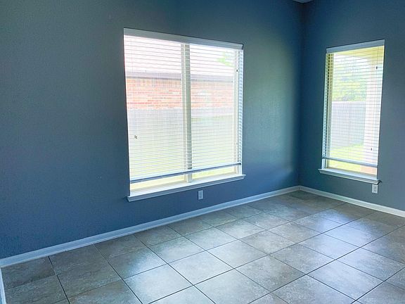 5th image of 518 Sylvan Grove Ln