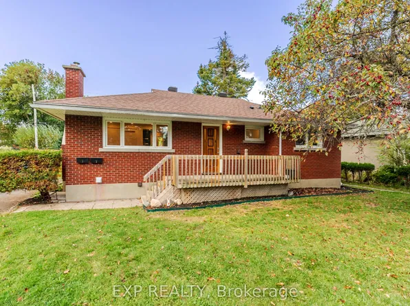 24 Newhaven St, Ottawa, ON K2G 0X5