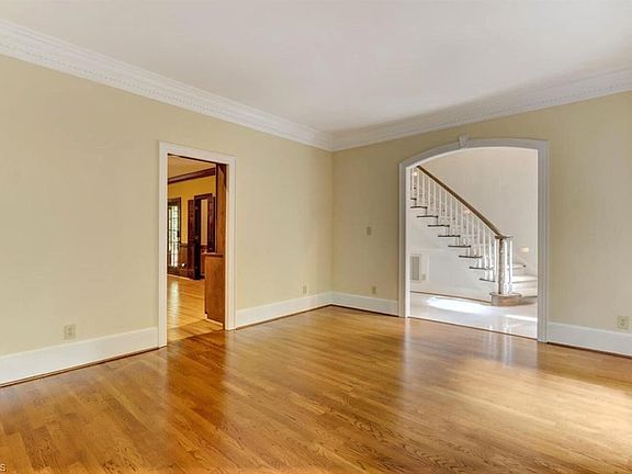 5th image of 4503 Oakmoor Dr