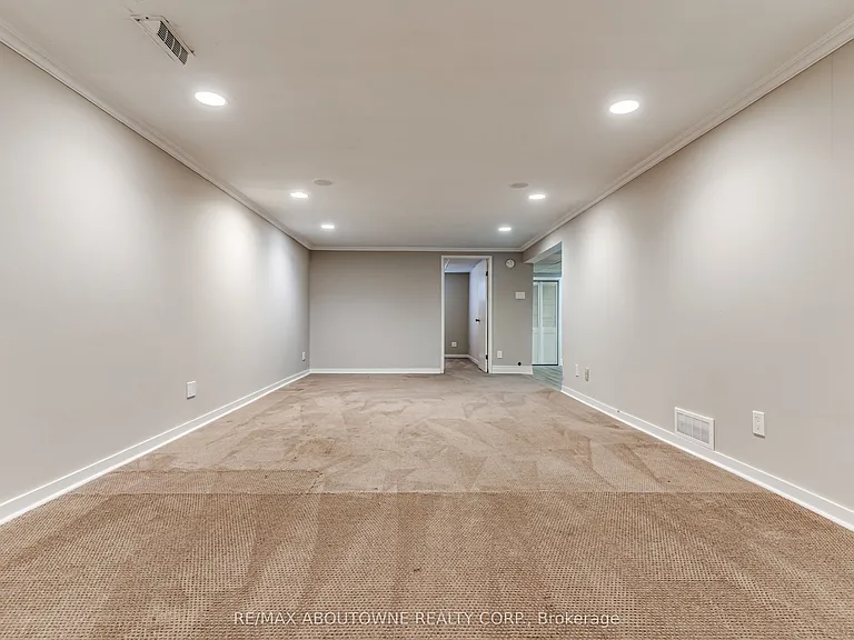 19 Friars Ct — Photo 30
