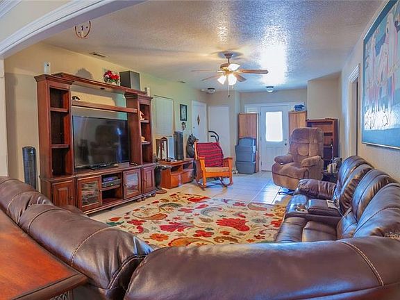 4th image of 1110 Morningside Dr