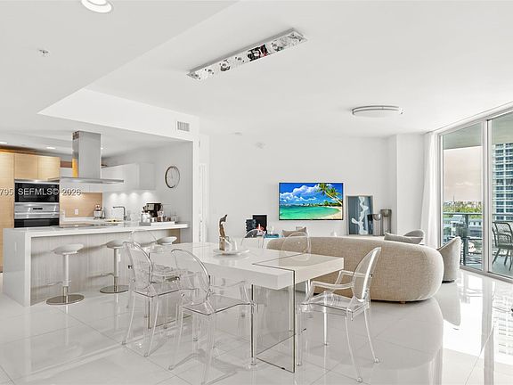 3rd image of 17111 Biscayne Blvd Unit 603