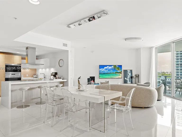 17111 Biscayne Blvd #603 — Photo 3