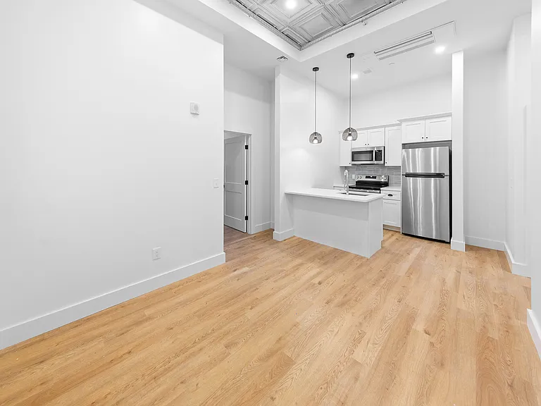 99 Richmond St #101 — Photo 18