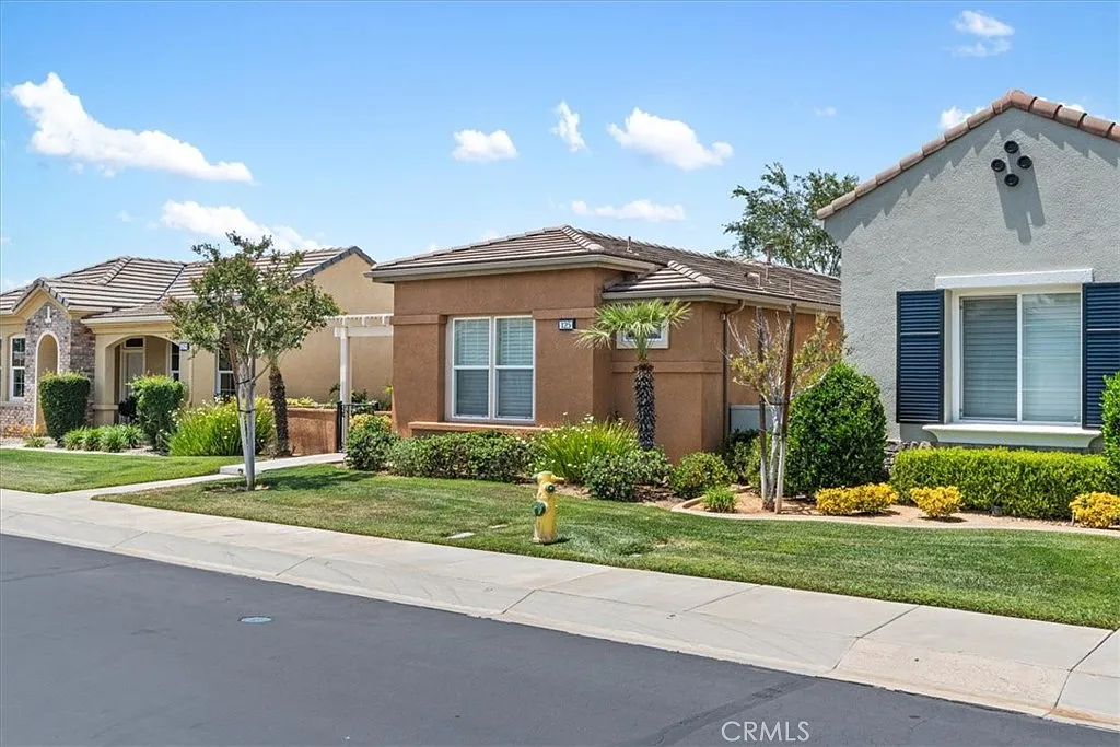 2 bed, 1556 sqft, $2,575 — Photo 4