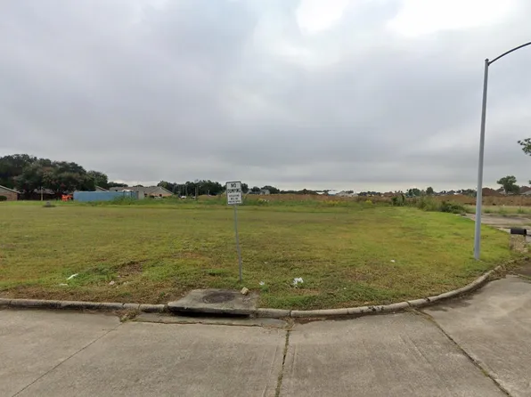 4112 Timber Leaf Ct, Port Arthur, TX 77642