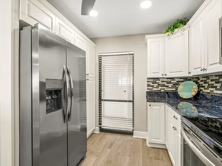 4141 Ocean Dr #208 — Photo 20
