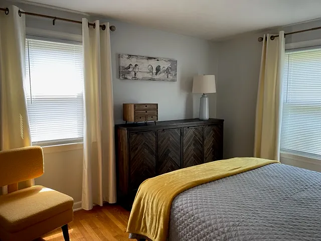 Primary Bedroom with Queen Bed, Main Floor